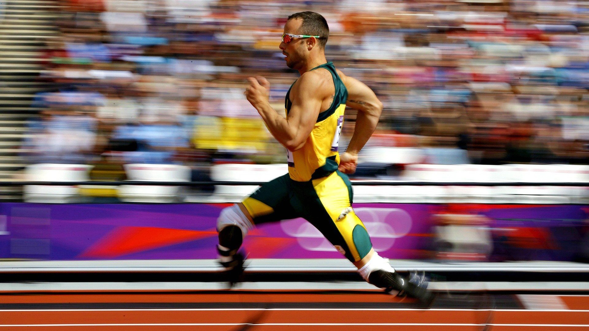 赛道上的棋手，爱德华兹如何以攻防转换艺术主宰F1年度争冠之夜